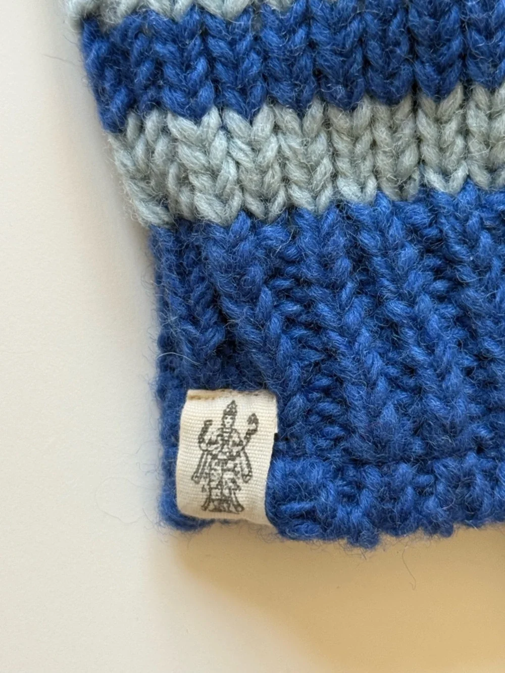 Nirvanna Designs Kids Unisex Fish Mittens - Size M (4-10Y)